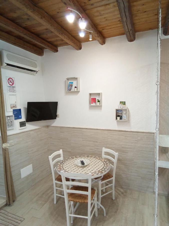 La Casetta Di Sharon Palermo Buitenkant foto