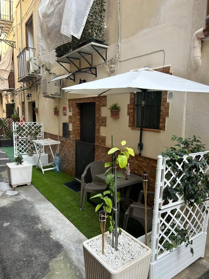 La Casetta Di Sharon Palermo Buitenkant foto